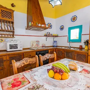 https://casa-rosa-con-encanto-y-piscinas-privadas.1costadelsol.com